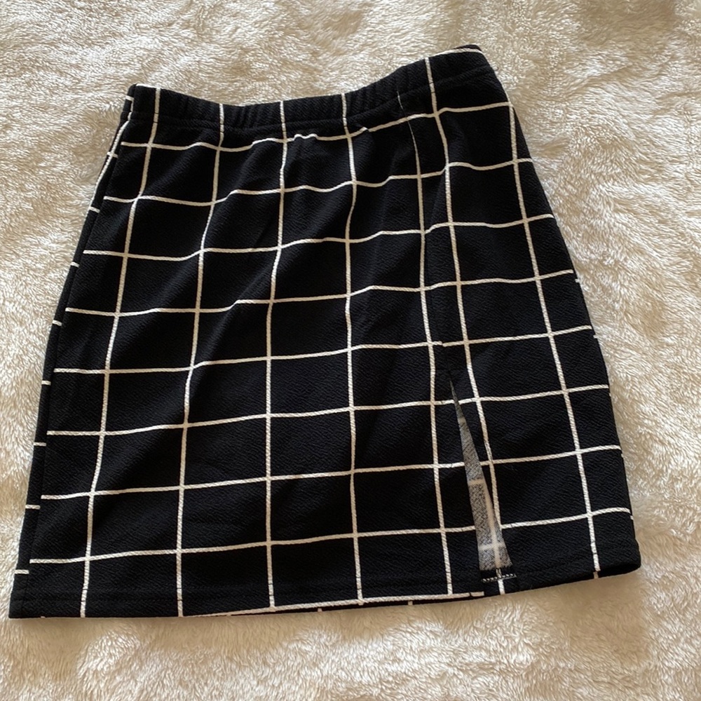 Black and white mini skirt